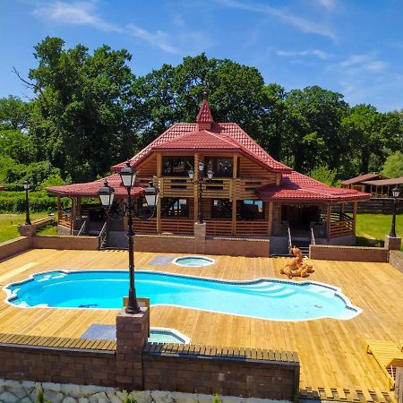 Загородный Комплекс Fort Pirnov Park Pirnove Екстериор снимка