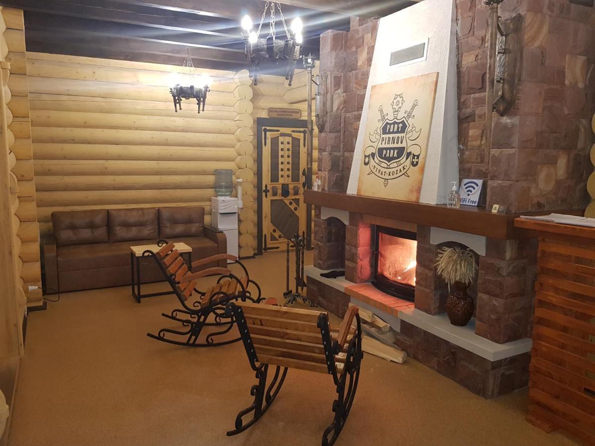 Загородный Комплекс Fort Pirnov Park Pirnove Екстериор снимка