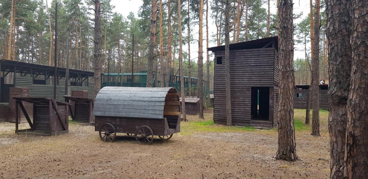 Загородный Комплекс Fort Pirnov Park Pirnove Екстериор снимка