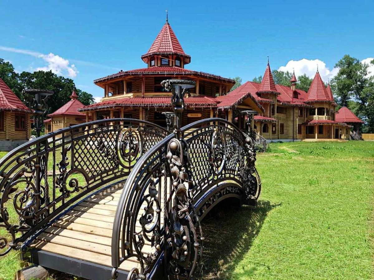 Загородный Комплекс Fort Pirnov Park Pirnove Екстериор снимка
