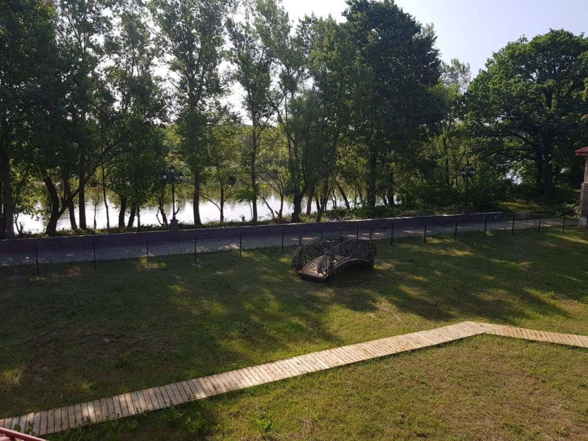 Загородный Комплекс Fort Pirnov Park Pirnove Екстериор снимка
