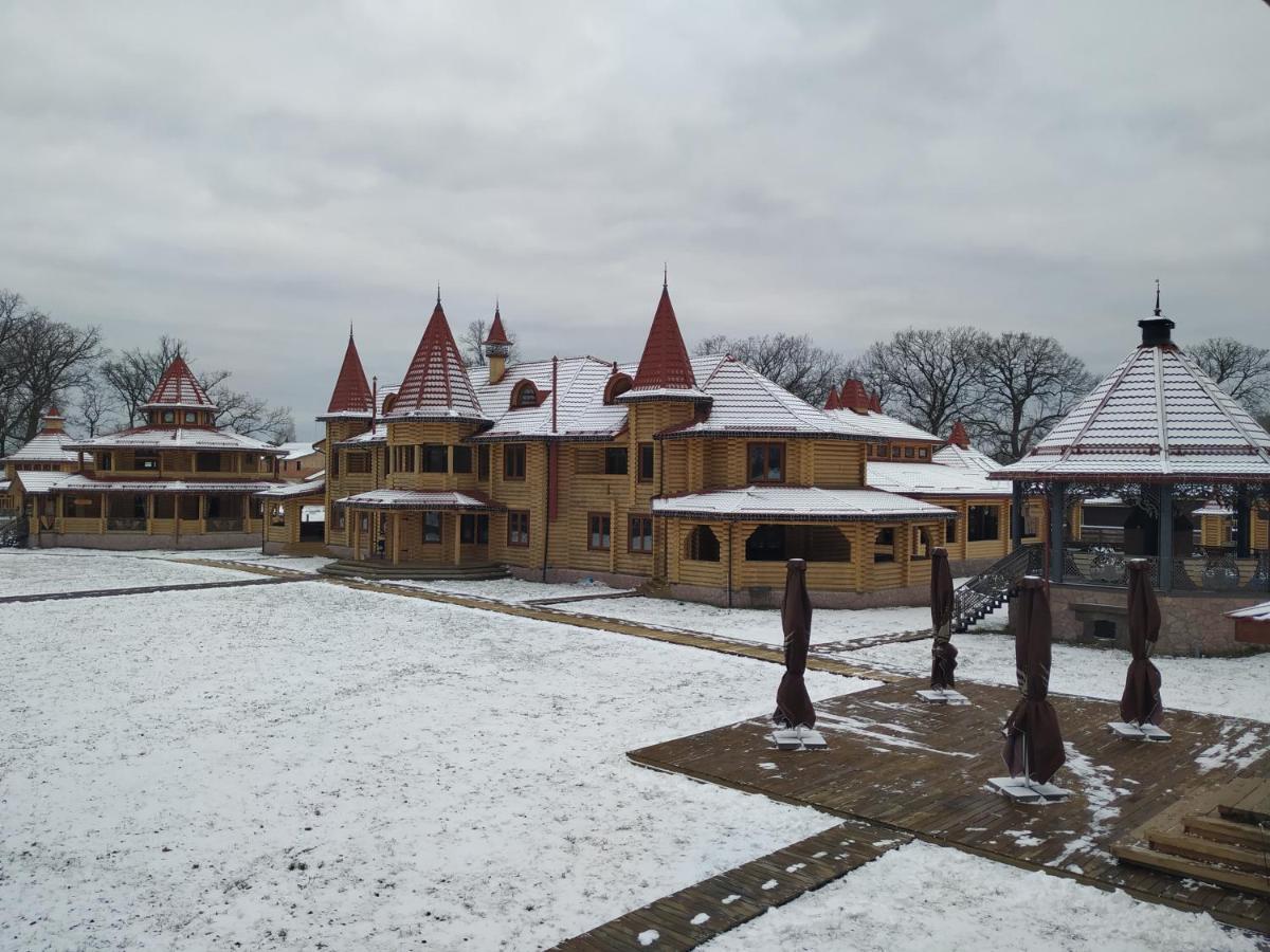 Загородный Комплекс Fort Pirnov Park Pirnove Екстериор снимка